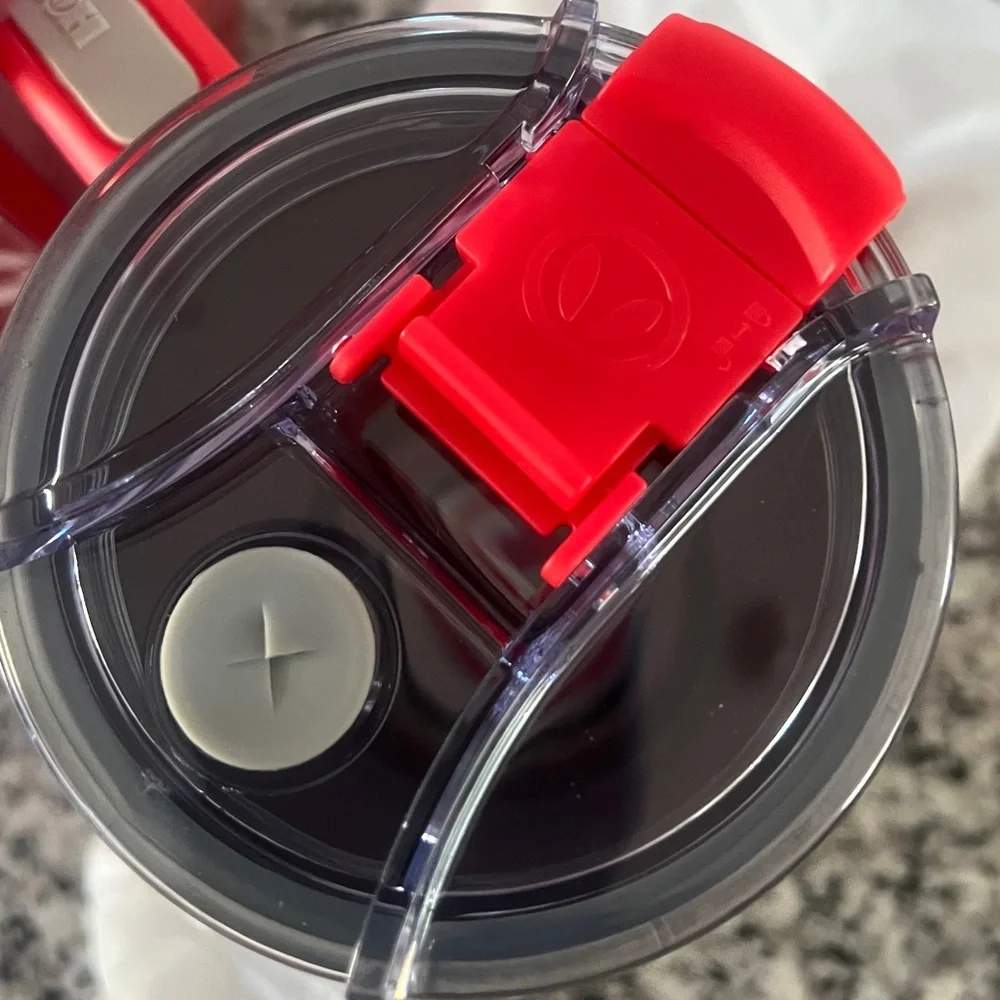 Sealed Hogg 40oz Big Swig Red Tumbler with Lip Print Stainless inside - Picture 3 of 5